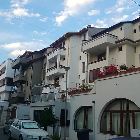 Hotel Family Vadjo