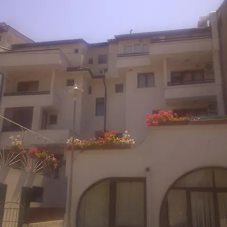 Hotel Family Vadjo